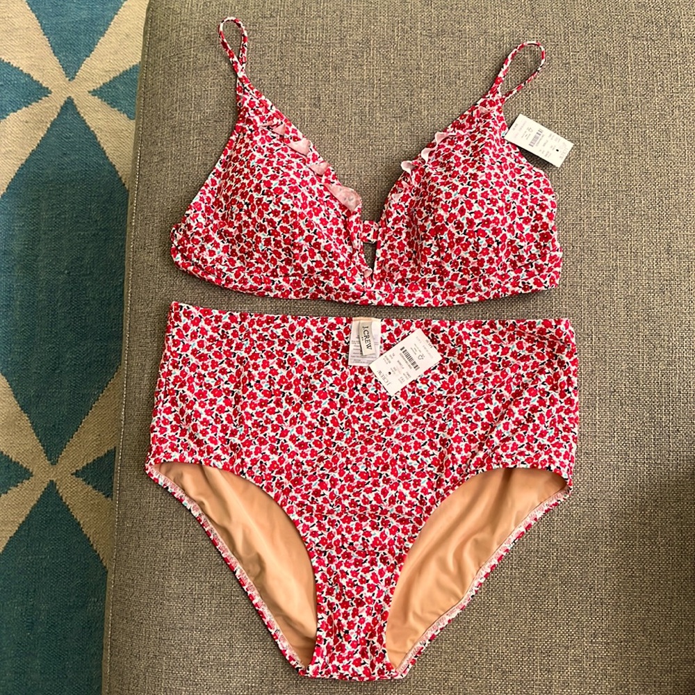 New/never worn J.Crew Factory women’s two piece bathing suit. Size XL.